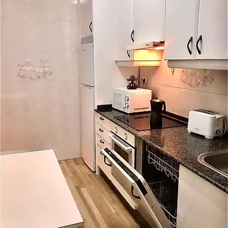 Piso Cuatro Caminos Apartment *